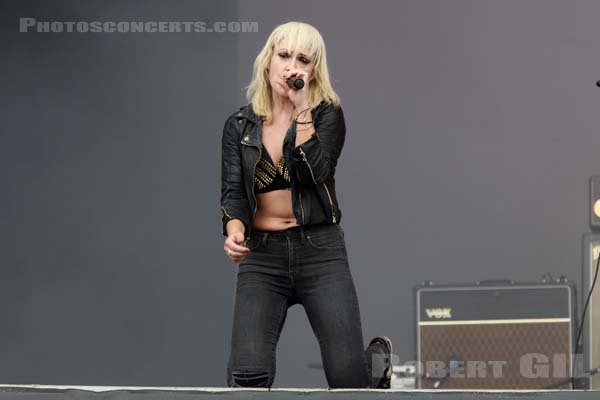 METRIC - 2019-07-20 - PARIS - Hippodrome de Longchamp - Main Stage 2 - Emily Haines